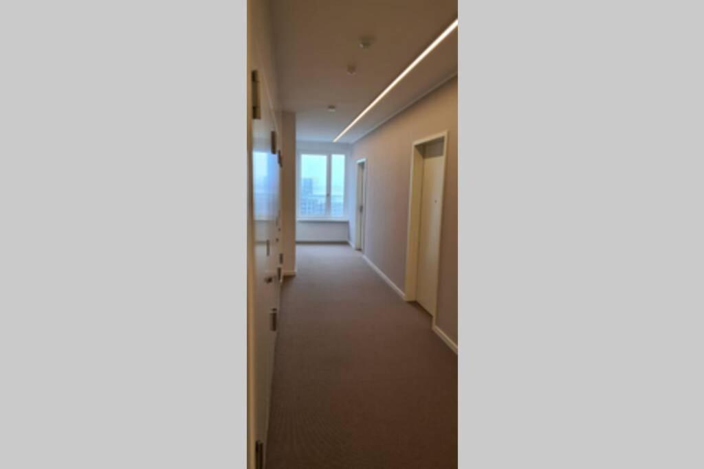 Studio Apartment Ueber Den Wolken Berlin Exterior photo