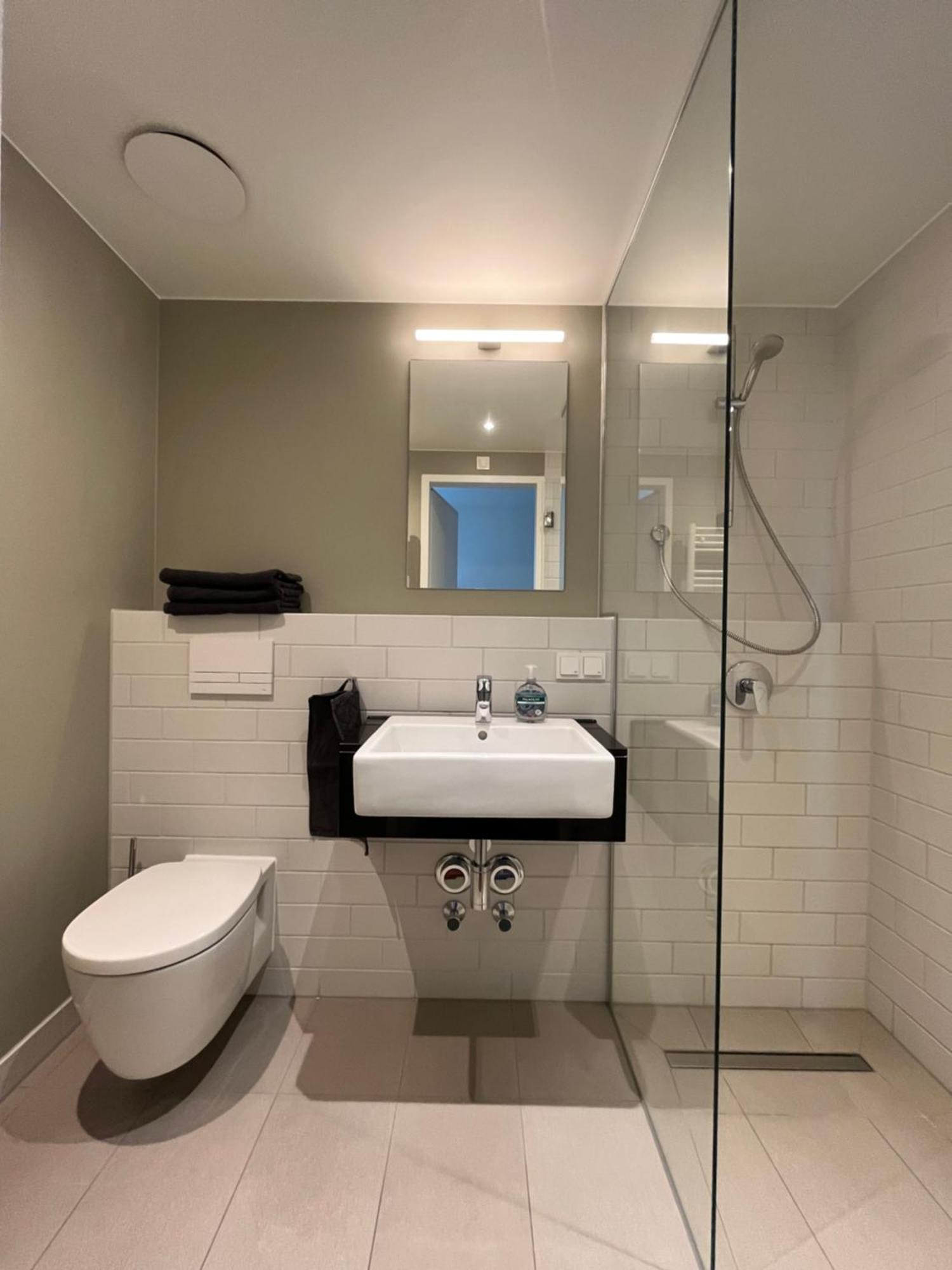 Studio Apartment Ueber Den Wolken Berlin Exterior photo